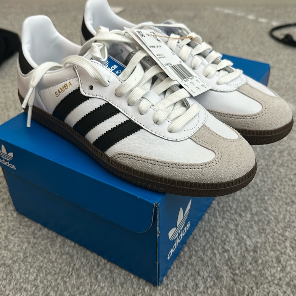 Adidas Samba OG W in Women’s size 8